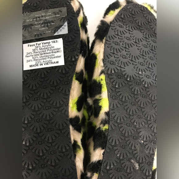 UGG slides/slippers- brand new - Picture 3 of 3